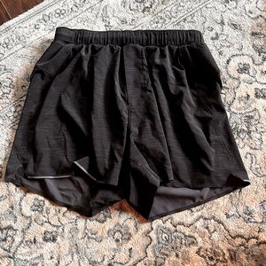 men’s size small lulu lemon shorts, workout shorts 5”